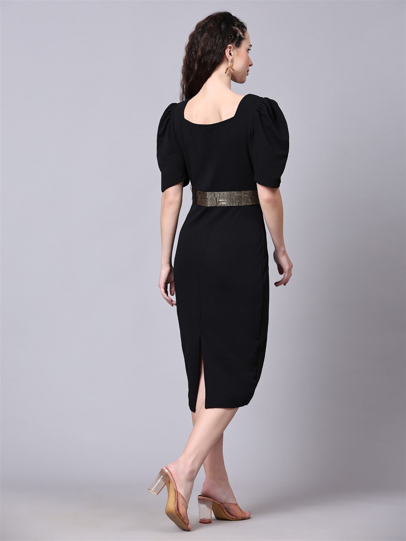 The model in the image is wearing Cotton Lycra top wear collection from Alice Milan. Crafted with the finest materials and impeccable attention to detail, the Dress looks premium, trendy, luxurious and offers unparalleled comfort. It’s a perfect clothing option for loungewear, resort wear, party wear or for an airport look. The woman in the image looks happy, and confident with her style statement putting a happy smile on her face.